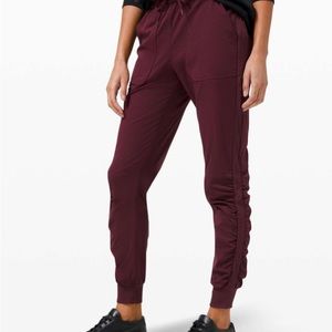 Beyond the Studio Jogger Lululemon size 14 color Cassis